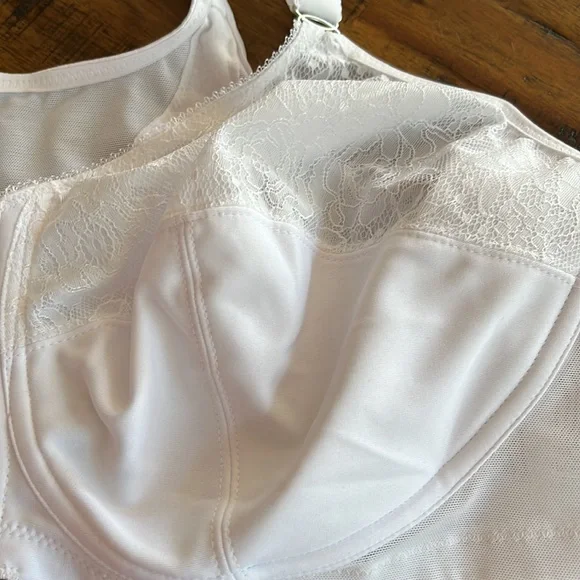 A BRAND NEW GLAMORISE BRA - Picture 2 of 6